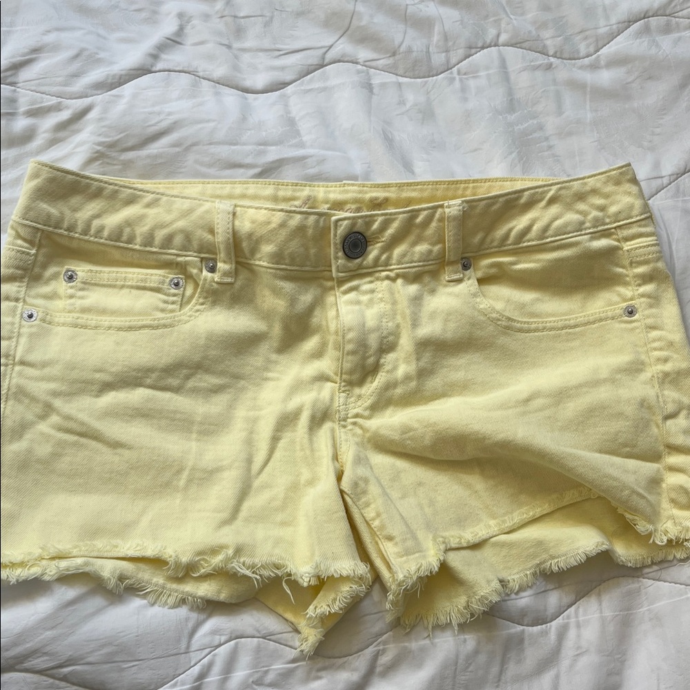 American Eagle yellow shorts